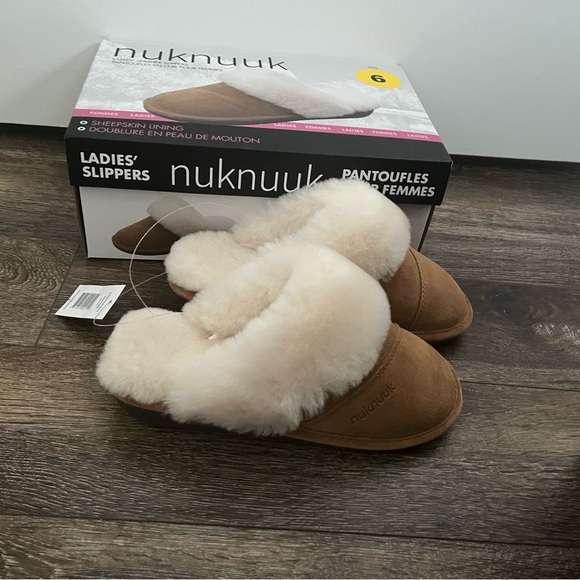 nuknuuk Shoes - Ladies size 6 nuknuuk Slippers